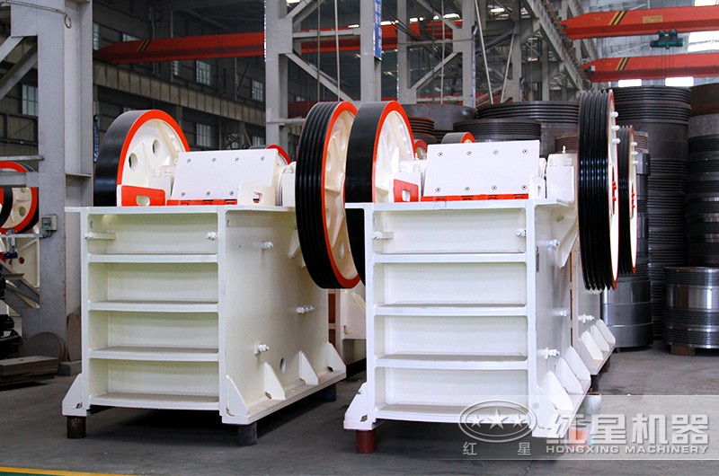 顎式破石機焊接機架結(jié)構(gòu)，牢固可靠